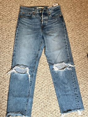 Levi's Men's Light Blue Ripped Skinny Jeans